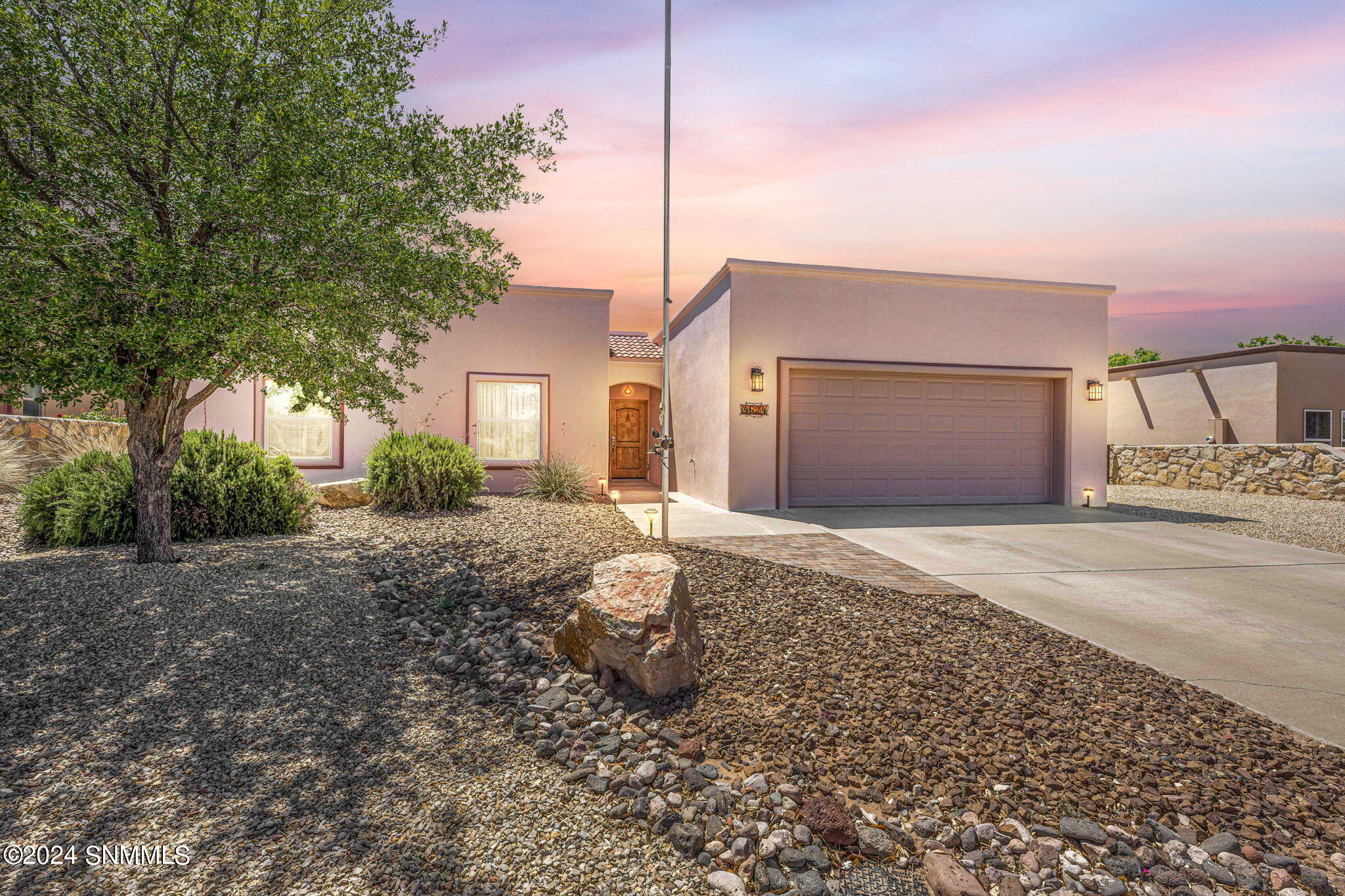 53-web-or-mls-Mesa Central 4624-Sunset 1