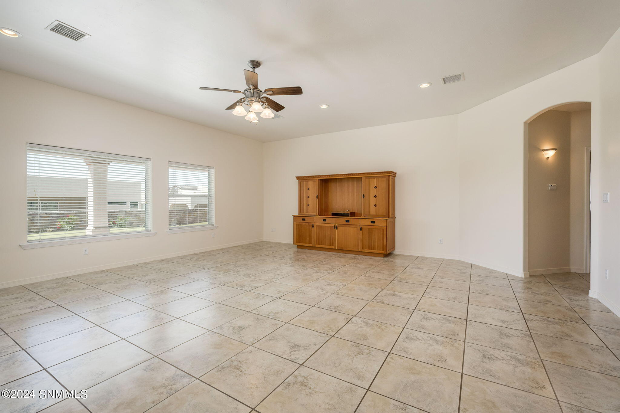 8-web-or-mls-Mesa Central 4624-21