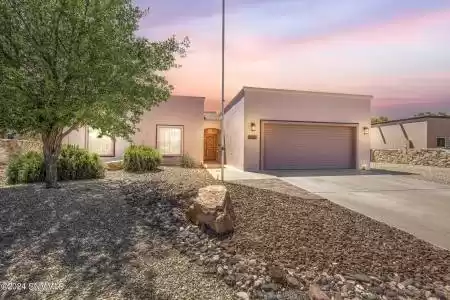 4624 Mesa Central Drive, Las Cruces, New Mexico 88011, 4 Bedrooms Bedrooms, ,2.5 BathroomsBathrooms,Residential,For Sale,Mesa Central,2401296