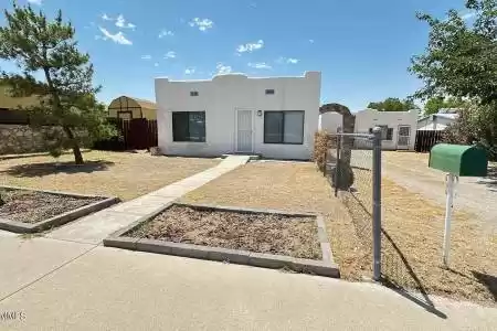 746 Hadley Avenue, Las Cruces, New Mexico 88001, 2 Bedrooms Bedrooms, ,1 BathroomBathrooms,Residential,For Sale,Hadley,2402172