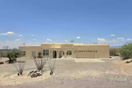 6015 Calle Paraiso, Las Cruces, New Mexico 88012, 3 Bedrooms Bedrooms, ,2 BathroomsBathrooms,Residential,For Sale,Calle Paraiso,2402210